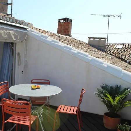 Duplex Climatisé Avec Terrasse